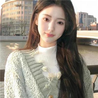 三女性